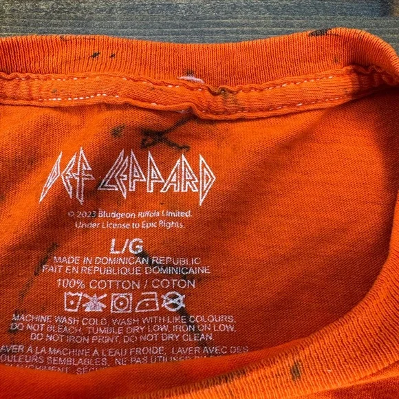 Def Leppard Orange Graphic T-Shirt - Picture 3 of 3